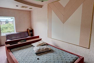 Abandoned Love Hotel Noa Guest Room