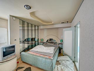 Guest room in Hotel Penguin Village