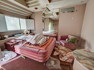 Guest room in Hotel Penguin Village