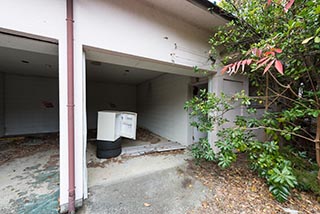 Carport at Hotel Penguin Village