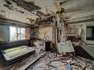 Rotting guest room in Hotel Saturday Afternoon Princess World