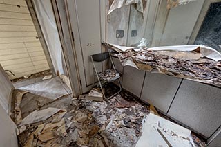 Rotting vanity and toilet in Hotel Saturday Afternoon Princess World