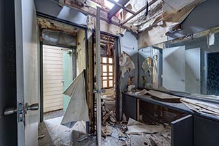 Rotting vanity and toilet in Hotel Saturday Afternoon Princess World