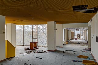 Abandoned Hotel Suzukigaike