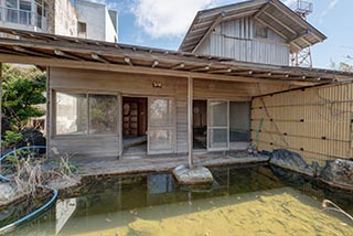 Abandoned Hotel Suzukigaike Bathhouse