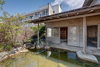 Abandoned Hotel Suzukigaike Bathhouse