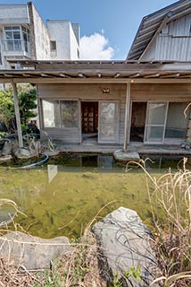 Abandoned Hotel Suzukigaike Bathhouse