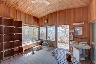 Abandoned Hotel Suzukigaike Bathhouse