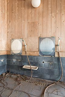 Abandoned Hotel Suzukigaike Bathhouse