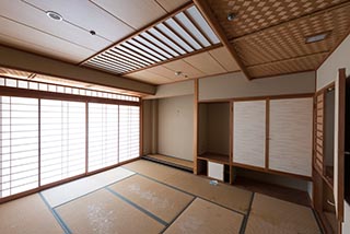 Abandoned Hotel Suzukigaike Guest Room