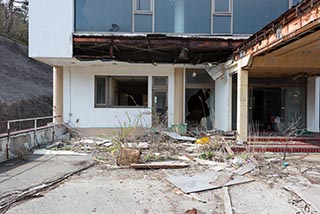 Abandoned Hotel Suzukigaike Lobby Entrance