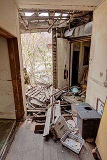 Collapsing Roof in Abandoned Hotel Suzukigaike