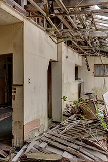 Collapsing Roof in Abandoned Hotel Suzukigaike