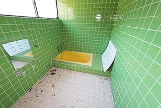 Abandoned Love Hotel Touge Bathroom