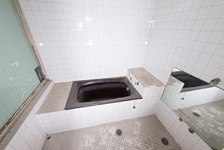 Abandoned Hotel Tropical Bathroom