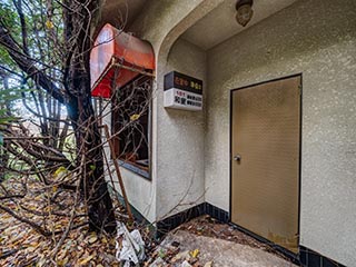 Entrance to guest room of Motel Akatsuki