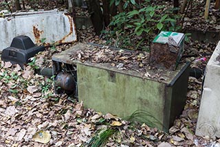 Refrigerator dumped in forecourt of Motel Akatsuki