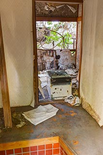 Abandoned Love Hotel Century Cottage Entrance