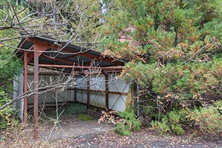 Abandoned Love Hotel Crown Carport