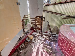 Collapsing bathroom in Hotel Don Quixote