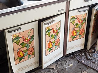 Kitchen cupboards in Hotel Don Quixote