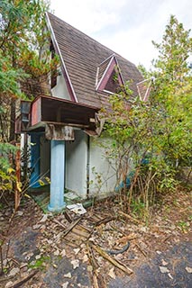 Abandoned Love Hotel Don Quixote Cottage