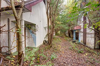 Abandoned Love Hotel Don Quixote