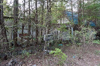 Abandoned Love Hotel Don Quixote Forecourt