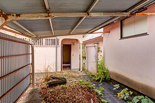 Abandoned Love Hotel Dreamy Carport