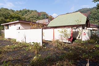 Abandoned Love Hotel Dreamy Cottages