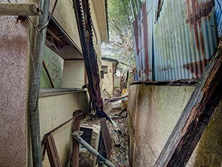 Alley behind Motel Sun River