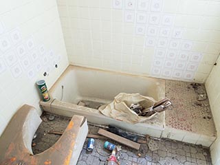 Bathroom in Motel Sun River