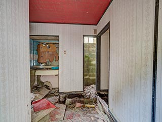 Entry hall in Motel Sun River