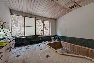 Abandoned Nametara Onsen Baths