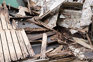 Abandoned Nametara Onsen Collapsing Roof