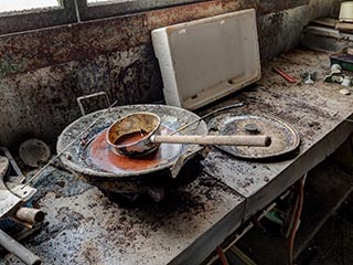 Ruined kitchen of Ōeikaku Ryokan