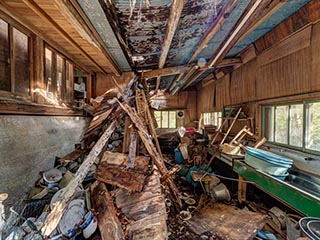 Ruined kitchen of Ōeikaku Ryokan