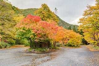 Abandoned Oirasekeiryu Onsen Hotel Grounds