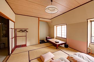 Abandoned Oirasekeiryu Onsen Hotel Guest Room