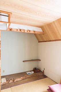 Abandoned Oirasekeiryu Onsen Hotel Guest Room