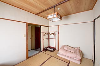 Abandoned Oirasekeiryu Onsen Hotel Guest Room