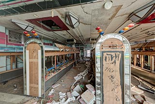 Abandoned Pachinko Parlour Emerald Interior