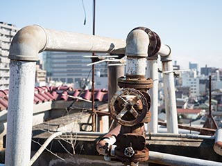 Pipes on roof of Queen Château Soapland