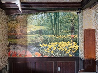 Photograph on wall of Queen Château Soapland guest room