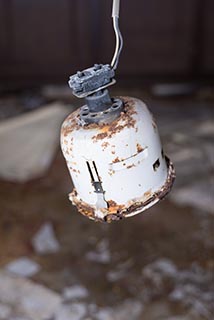 Light dangling by electrical cable